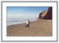 california006 * 19 Ian 2001- San Diego
Jos, pe plaja... un nisip fin dar cam umed (probabil din cauza fluxului si refluxului)
 * 2357 x 1568 * (390KB)