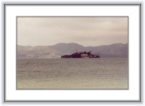 california211 * 26 Ian 2001 - San Francisco
Insula Alcatraz vazuta de pe insula comorii... nu parea atat de infioratoare precum ii mersese vestea. * 2368 x 1568 * (363KB)