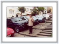california236 * 26 Ian 2001 - San Francisco
Masini parcate perpendicular pe trotuar... strada era atat de inclinata incat asteptai dintr-un moment in altul sa se rostogoleasca. * 2341 x 1579 * (2.11MB)